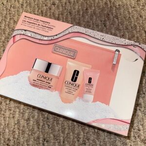 CLINIQUE 4 pieces moisture surge megastar hydrating Skin care set. NIB